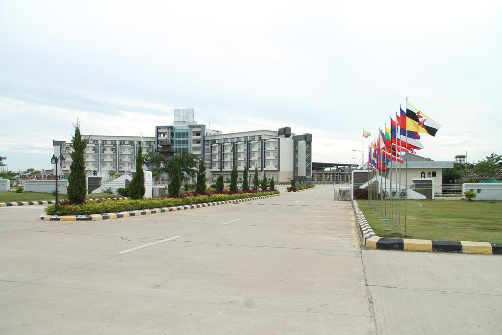 Mingalar Thiri Hotel Naypyidaw Exterior foto