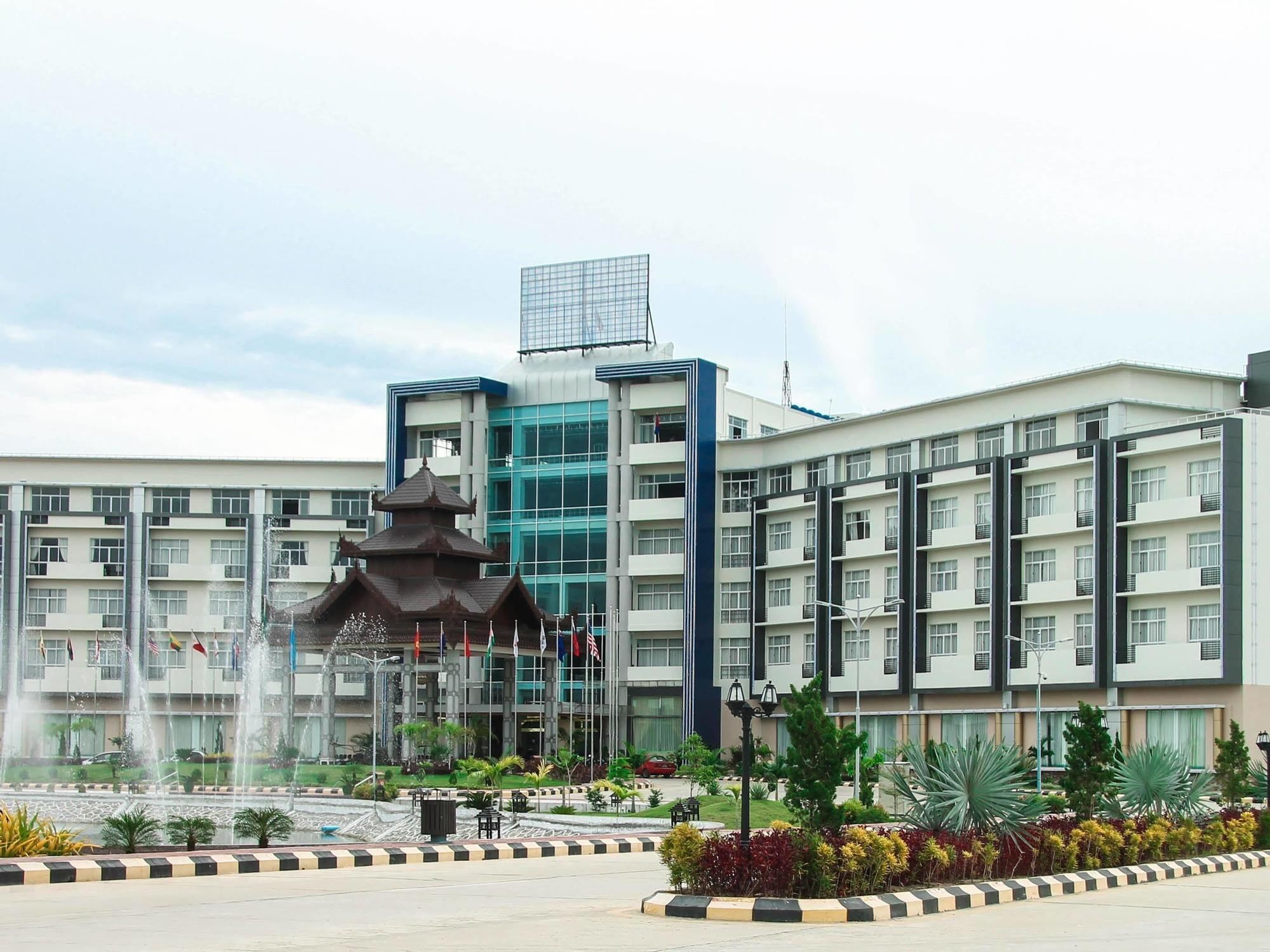 Mingalar Thiri Hotel Naypyidaw Exterior foto