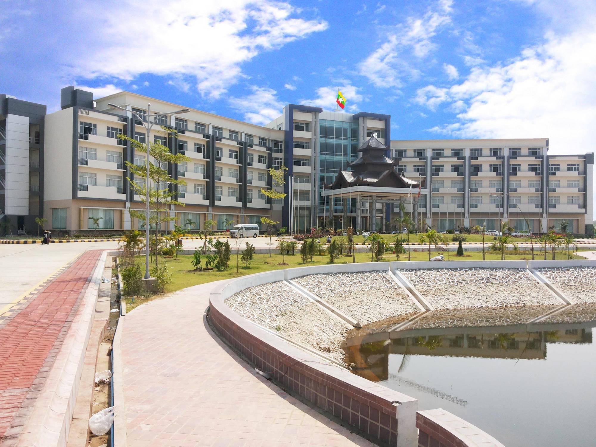 Mingalar Thiri Hotel Naypyidaw Exterior foto